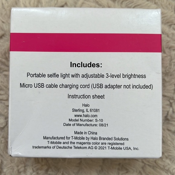 Ring light, T-Mobile Tuesday’s portable clip on selfie ring light New in box - Picture 5 of 15